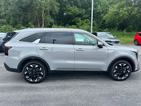 New 2025 Kia Sorento EX w/ Panoramic Sunroof Package image 4