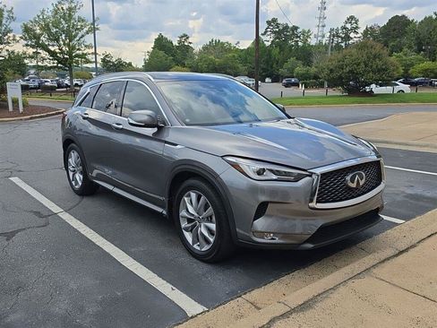 Used 2019 INFINITI QX50 Luxe w/ Navigation Package FWD image 11