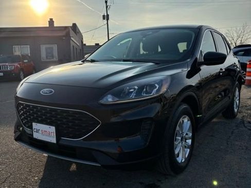 Used 2022 Ford Escape SE image 3