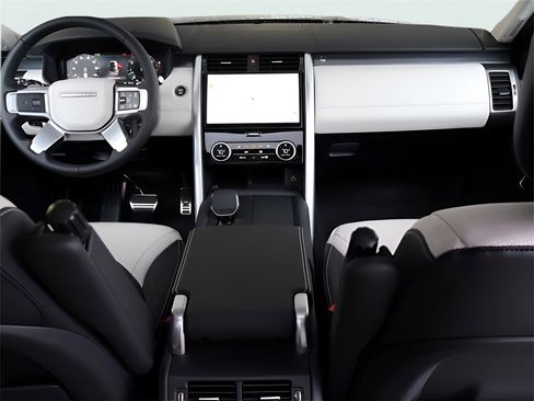 New 2025 Land Rover Discovery Metropolitan Edition image 30
