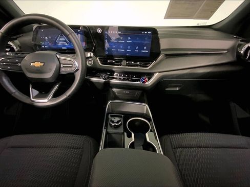 Used 2026 Chevrolet Equinox LT FWD image 17