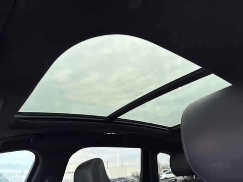 Used 2024 Lincoln Nautilus Reserve w/ Equipment Group 202A image 11