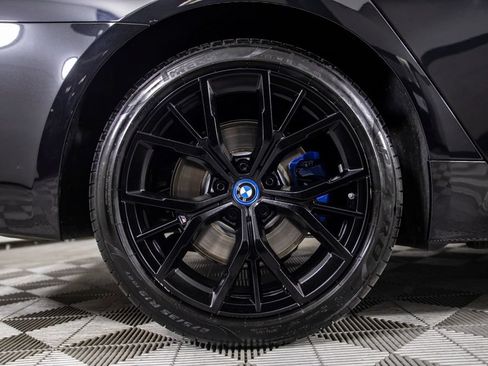 Used 2023 BMW 530e w/ M Sport Package RWD image 42