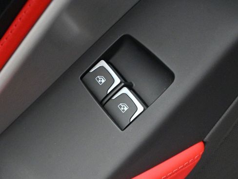 Used 2019 Chevrolet Corvette Z06 RWD image 12