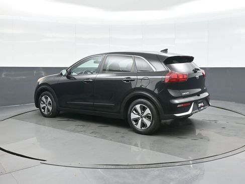Used 2017 Kia Niro FE image 5