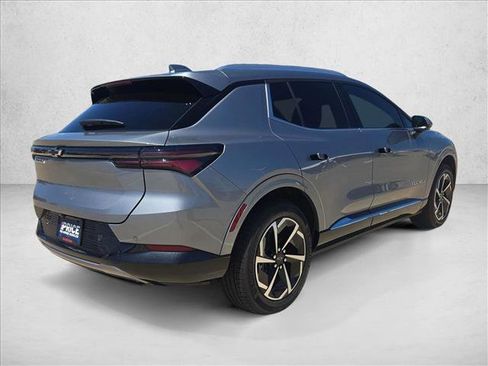 Used 2025 Chevrolet Equinox EV LT image 5
