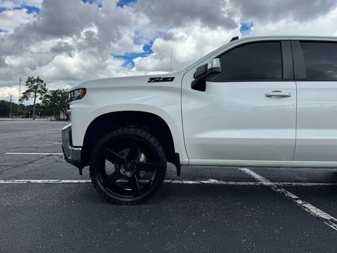 Used 2019 Chevrolet Silverado 1500 LT w/ Texas Edition RWD image 10