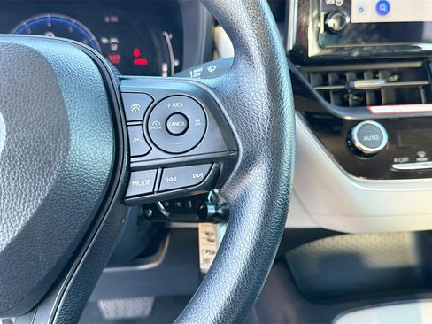 Used 2026 Toyota Corolla LE FWD image 35