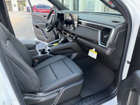New 2026 GMC Canyon Elevation RWD image 15