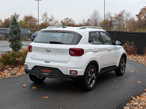 Certified 2024 Hyundai Venue SEL image 5