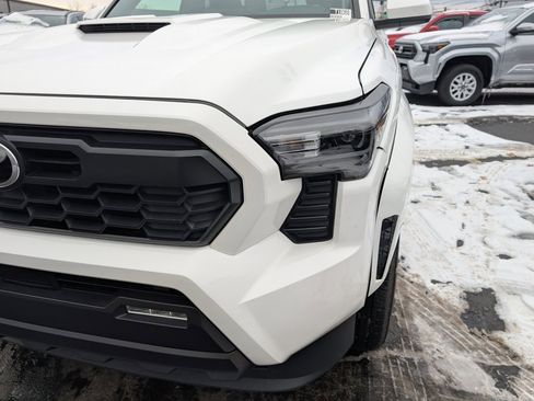 Certified 2024 Toyota Tacoma TRD Sport image 12