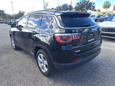 Used 2020 Jeep Compass Latitude w/ Popular Equipment Group image 4