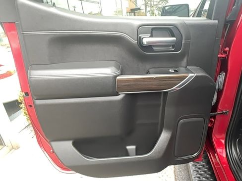 Used 2019 Chevrolet Silverado 1500 RST image 18