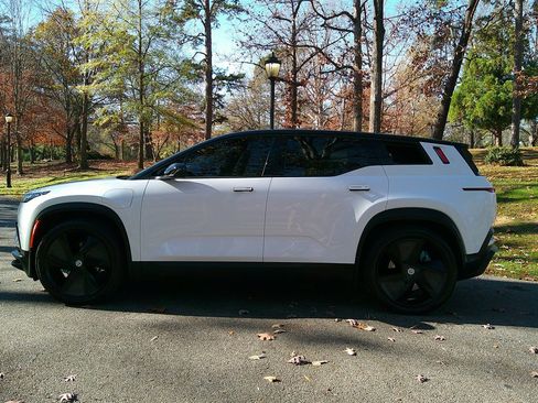 Used 2023 Fisker Ocean One image 8