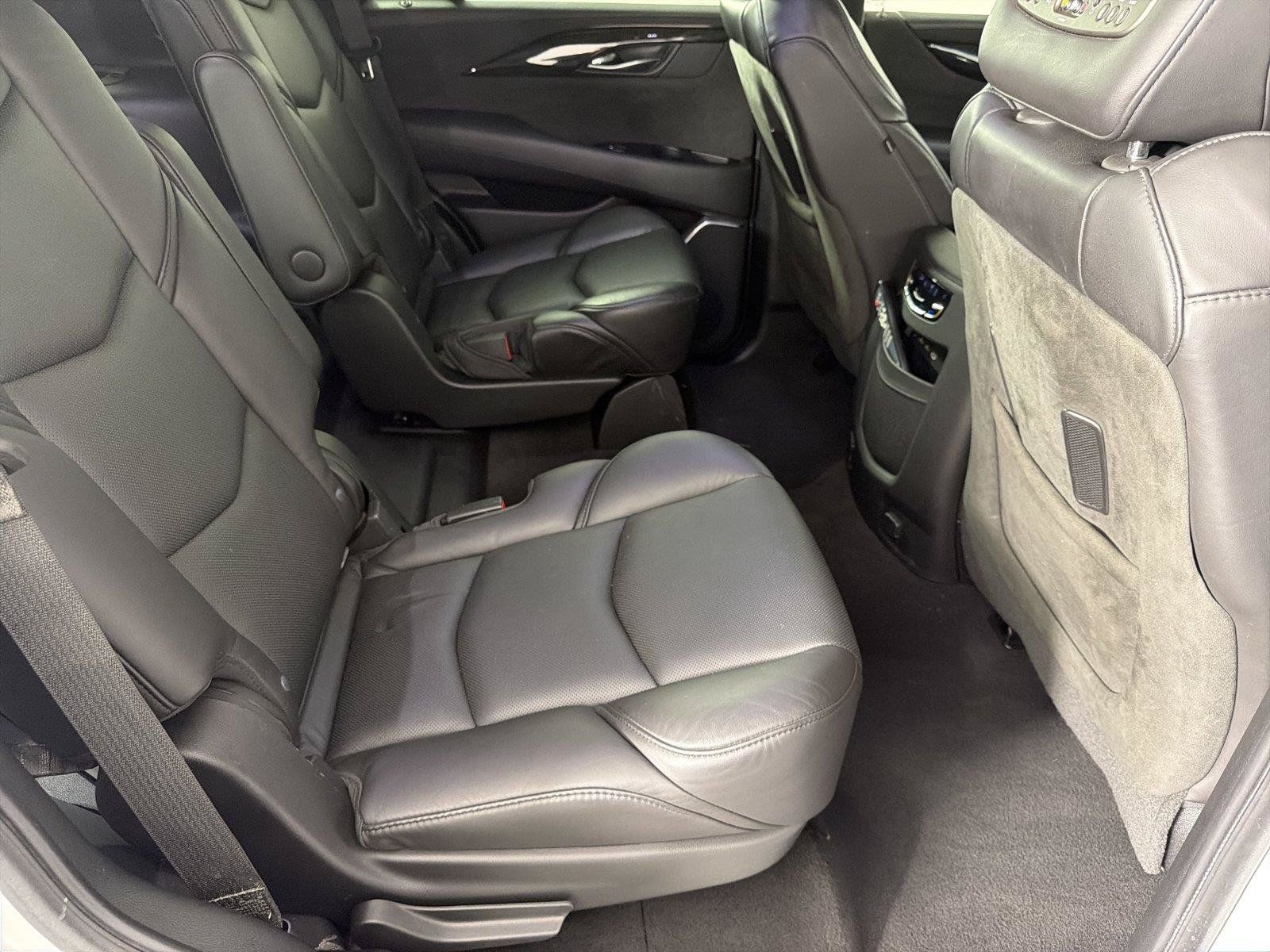 Used 2019 Cadillac Escalade Platinum AWD/4WD image 15