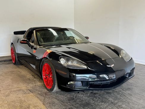 Used 2005 Chevrolet Corvette Coupe RWD image 3