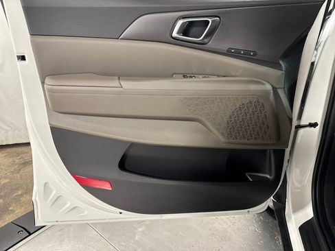 New 2026 Kia Carnival EX image 24