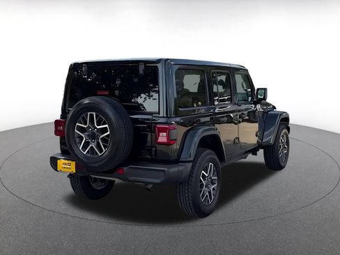 Used 2025 Jeep Wrangler Unlimited Sahara AWD/4WD image 12