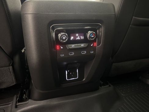 Used 2025 Chevrolet Tahoe Premier AWD/4WD image 71