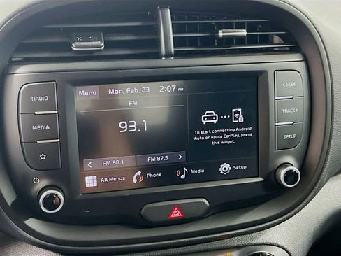 Certified 2025 Kia Soul LX image 14