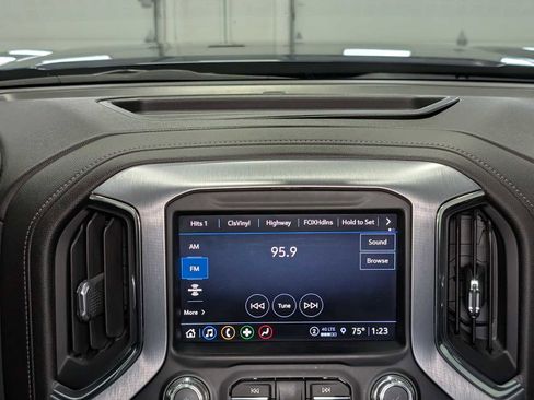 Certified 2022 GMC Sierra 1500 SLT w/ SLT Premium Package AWD/4WD image 19