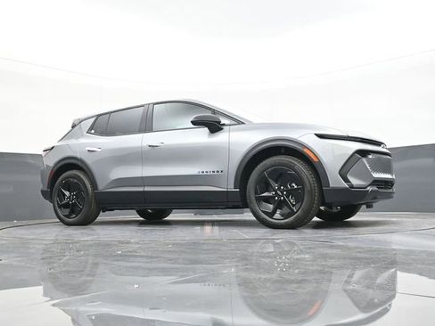 New 2026 Chevrolet Equinox EV LT image 46