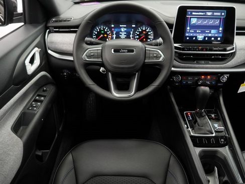 Certified 2025 Jeep Compass Latitude w/ Convenience Group image 19