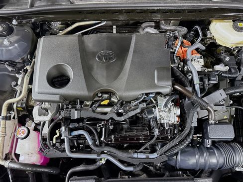 Used 2025 Toyota Camry SE FWD image 39