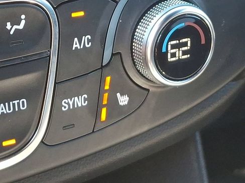 Certified 2023 Chevrolet Traverse LT FWD image 26