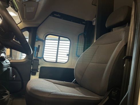 Used 2024 RAM ProMaster 3500 w/ Delivery Van Package image 22