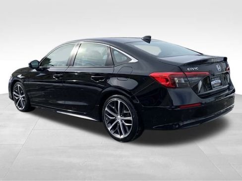 Used 2023 Honda Civic Touring image 5