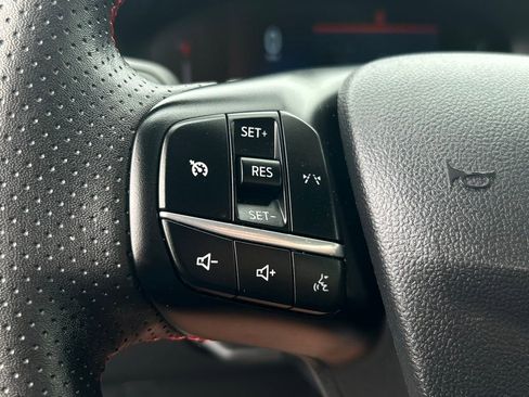 Certified 2025 Ford Escape ST-Line FWD image 24