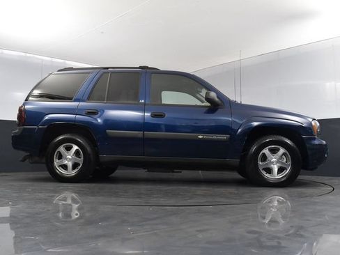 Used 2004 Chevrolet TrailBlazer LS w/ LS Preferred Equipment Group AWD/4WD image 18