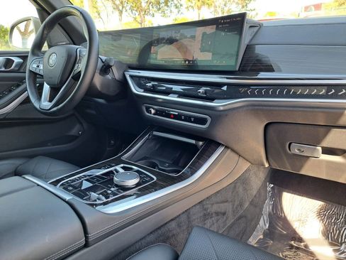 Used 2024 BMW X5 xDrive50e image 12