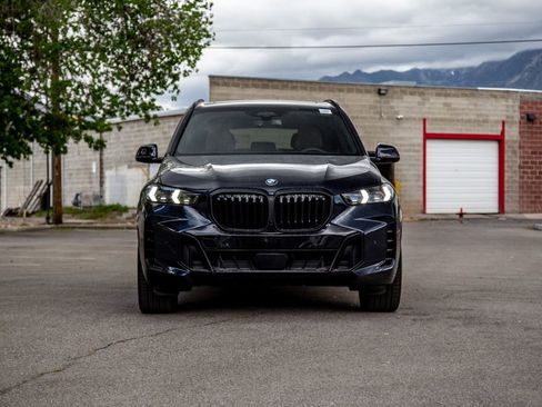New 2026 BMW X5 xDrive40i w/ M Sport Package AWD/4WD image 8