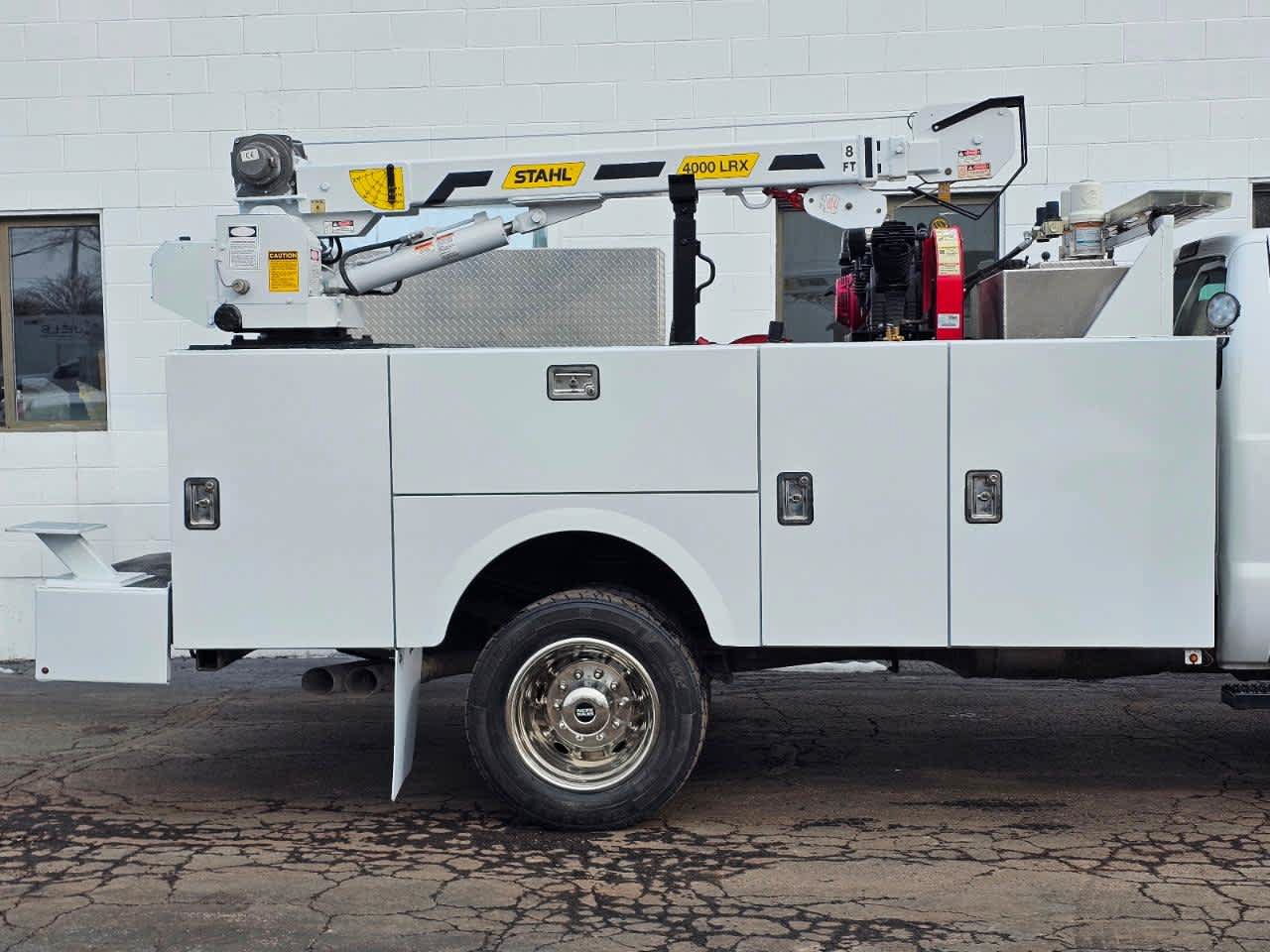 Used 2016 Ford F550 2WD Regular Cab Super Duty image 12