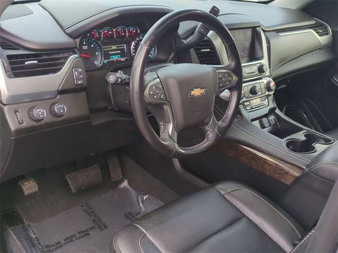 Certified 2019 Chevrolet Suburban LT w/ Luxury Package image 10