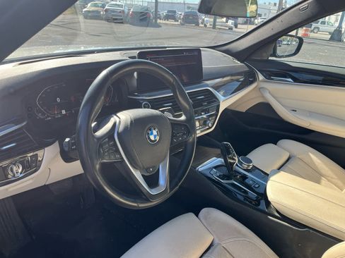 Used 2023 BMW 530i 530i w/ Premium Package image 8