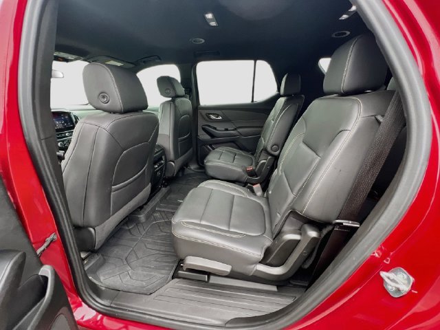 Used 2023 Chevrolet Traverse LT w/ LPO, Floor Liner Package FWD image 19