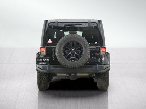 Used 2016 Jeep Wrangler Unlimited Sahara AWD/4WD image 4