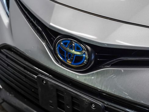 Used 2022 Toyota Camry XLE FWD image 8