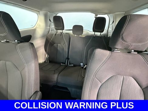 Used 2023 Chrysler Voyager LX FWD image 8