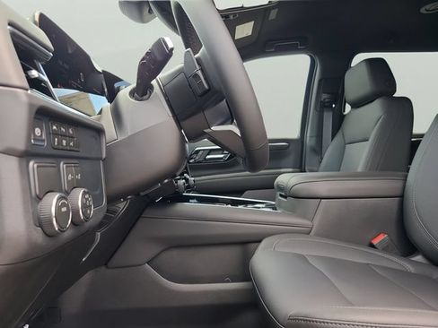 New 2026 Chevrolet Suburban LT w/ Comfort Package RWD image 23