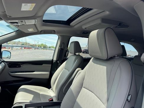 Certified 2024 Honda Odyssey Elite image 17
