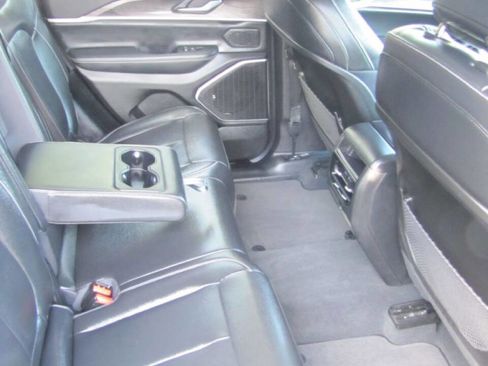 Used 2023 Jeep Grand Cherokee 4WD 4xe image 30