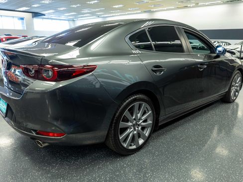 Used 2024 MAZDA MAZDA3 s FWD image 5