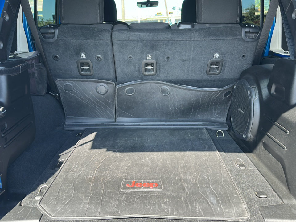 Used 2022 Jeep Wrangler Unlimited Rubicon w/ LED Lighting Group AWD/4WD image 22