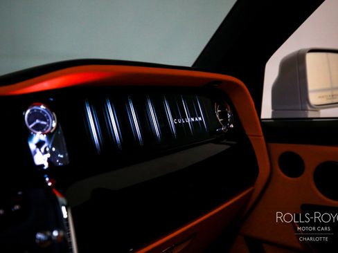 Certified 2025 Rolls-Royce Cullinan image 36