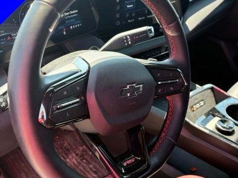 Used 2025 Chevrolet Equinox RS FWD image 16