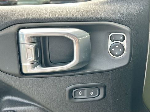 Used 2024 Jeep Wrangler Unlimited image 22